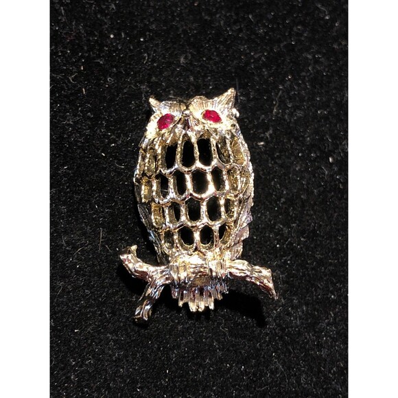 VINTAGE GERRYS Gold Tone Owl Brooch Pin Red Rhinestone Eyes Owl SIGNED DESIGNER - Picture 3 of 5